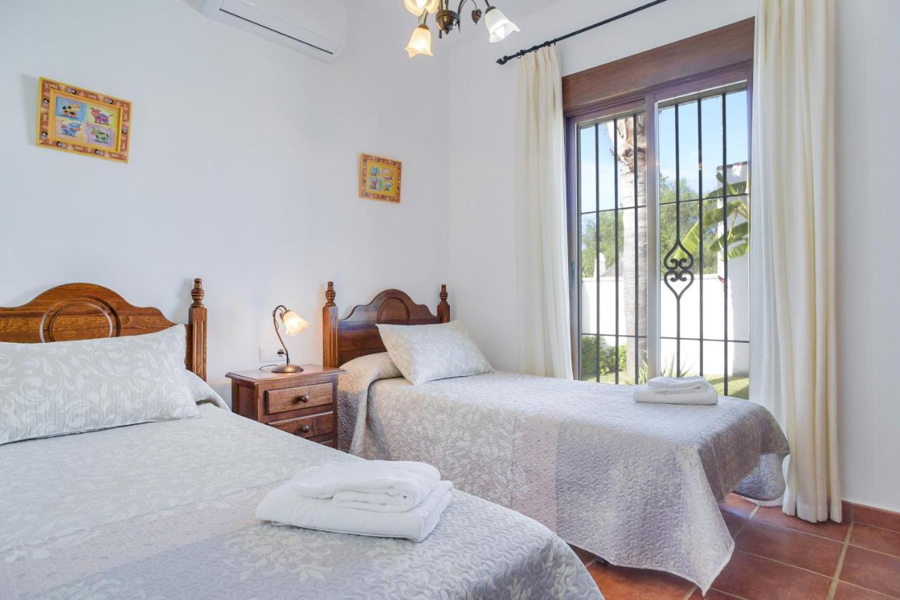 Casa Villanueva 4 - Solo Familias Conil De La Frontera Exteriör bild